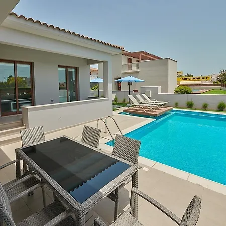 Villa Angie Luxury *