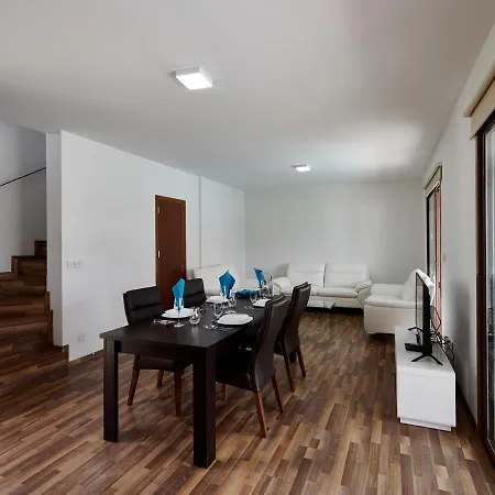 וילה Angie Luxury *