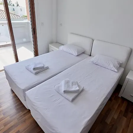 Angie Luxury * איה נאפה