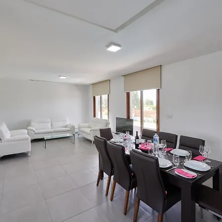 וילה Angie Luxury איה נאפה