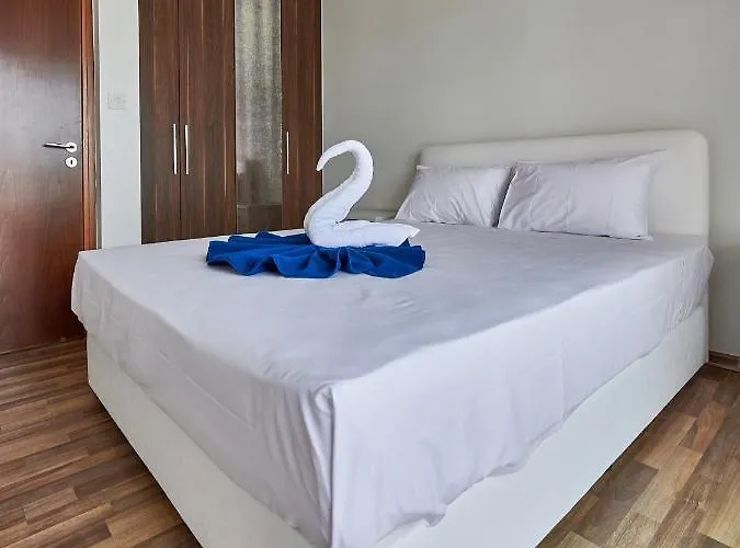 ヴィラ Angie Luxury アヤナパ